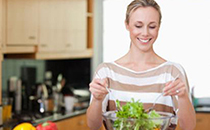 順產(chǎn)后一定會(huì)長(zhǎng)痔瘡嗎 產(chǎn)后痔瘡便血怎么辦