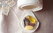 內(nèi)褲上有白色分泌物是什么 內(nèi)褲上有褐色分泌物是怎么回事