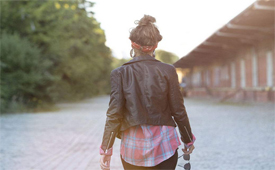 男上司喜歡女下屬的信號 男上司喜歡你怎么辦