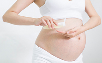 胸里有硬塊一捏就疼是懷孕么 乳房脹痛有硬塊是乳腺癌嗎