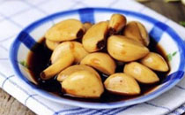 醋泡蒜能降血壓?jiǎn)?醋泡蒜怎么吃降血壓