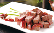 紅豆薏米粥能放冰糖嗎 喝紅豆薏米粥什么時候放冰糖