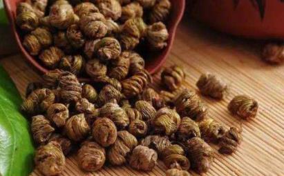 濕熱體質(zhì)可以喝菊花茶嗎 濕熱體質(zhì)適合喝什么茶