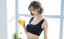 冬天系圍巾怎么扎頭發(fā) 戴圍巾怎么扎頭發(fā)好看圖解