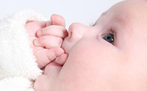 奶結(jié)還可以喂奶嗎 奶結(jié)按摩手法圖解