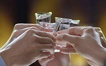 冬泳會得關(guān)節(jié)炎嗎 冬泳后能不能洗熱水澡