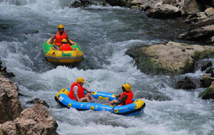 下雨天可以玩漂流嗎 下雨天玩漂流要注意什么