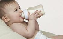 喂奶時(shí)愛咬人怎么辦 喂奶時(shí)犯困是什么原因