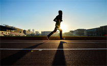 跑步機(jī)減肥效果好嗎會(huì)反彈嗎 長(zhǎng)期使用跑步機(jī)對(duì)腿有傷害嗎