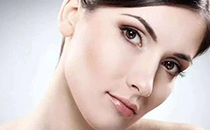 母乳喂養(yǎng)需要拍嗝嗎 母乳喂養(yǎng)拍嗝要拍多久