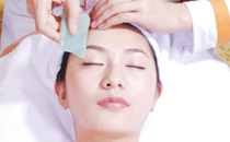 面部刮痧用什么材質(zhì)的刮痧板 面部刮痧用什么形狀的刮痧板好