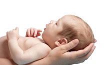 新生兒吐奶能枕枕頭嗎 新生兒吐奶用枕頭好不好