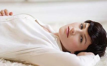 泌乳熱和乳腺炎的區(qū)別是什么 產(chǎn)后乳腺炎怎么治療