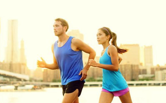 冬天跑步是室內(nèi)還是室外好 冬天室外跑步穿什么衣服