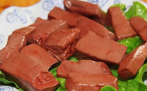 喉嚨癢咳嗽可以喝蜂蜜水嗎 喉嚨癢咳嗽喝蜂蜜水有用嗎