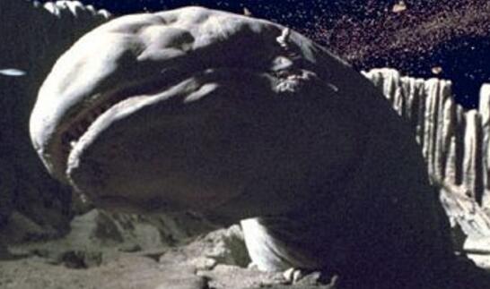 恐怖的外星生物太空蛞蝓，長達900米上百萬公斤重