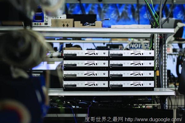 微軟新機&ldquo;天蝎&rdquo;將正式亮相今年E3展 開發(fā)者用機搶先曝光