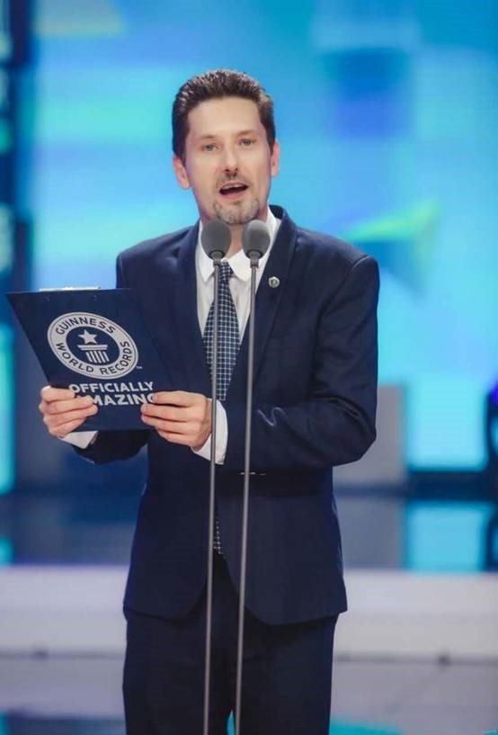 微博女王謝娜九千多萬粉絲獲吉尼斯權(quán)威認證