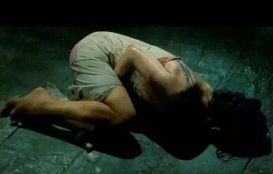 古代女子凌虐刑罰坐冰塊，殘忍凍傷下體半身不遂