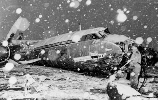 慕尼黑空難對(duì)曼聯(lián)的沉重打擊，天才球員鄧肯·愛(ài)德華茲遇難