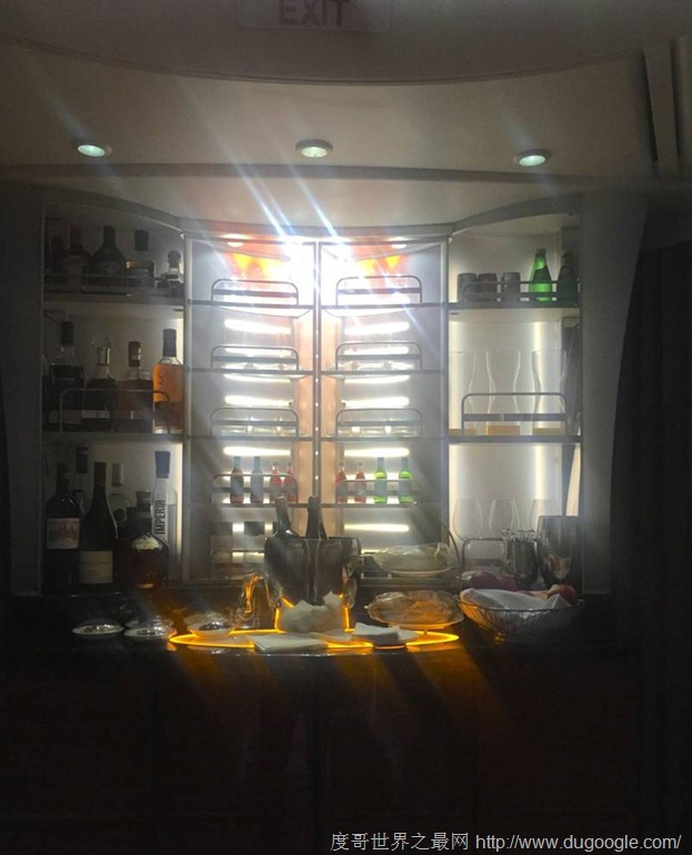 阿聯(lián)酋航空公司服務(wù)全球排第一，私人艙被視為皇室享受酋長待遇