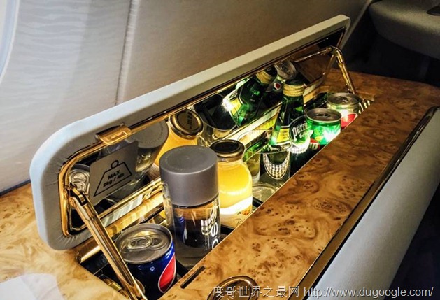 阿聯(lián)酋航空公司服務(wù)全球排第一，私人艙被視為皇室享受酋長待遇