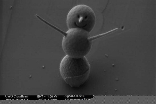 全世界最小雪人 3微米的硅土迷你小雪人 全世界最小雪人 3微米的硅土迷你小雪人