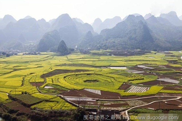 吉尼斯記錄上的世界最大瀑布群 黃果樹瀑布